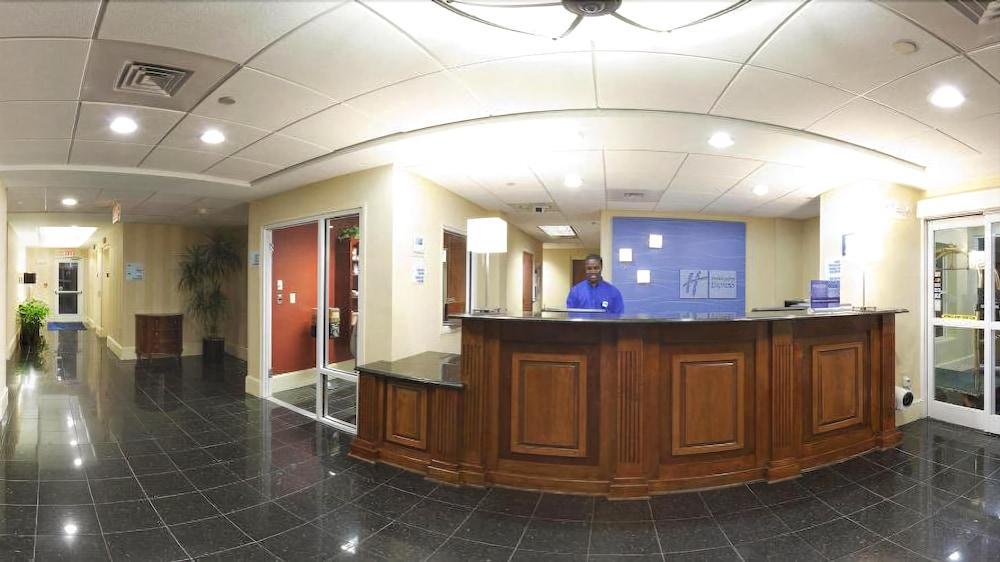 Comfort Suites Near Birkdale Village- Huntersville Interior photo