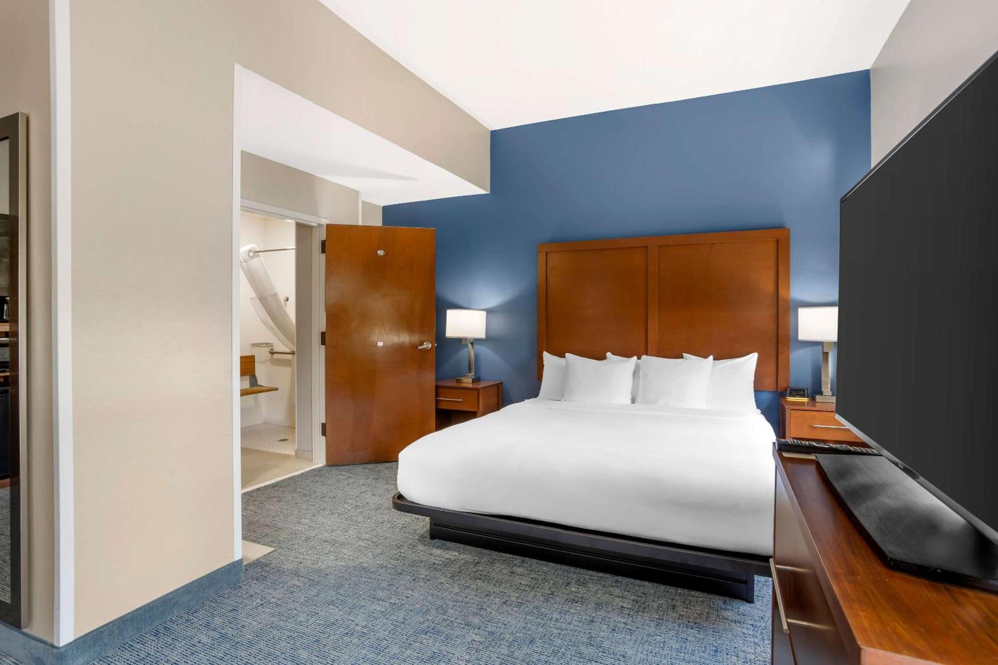 Comfort Suites Near Birkdale Village- Huntersville Exterior photo