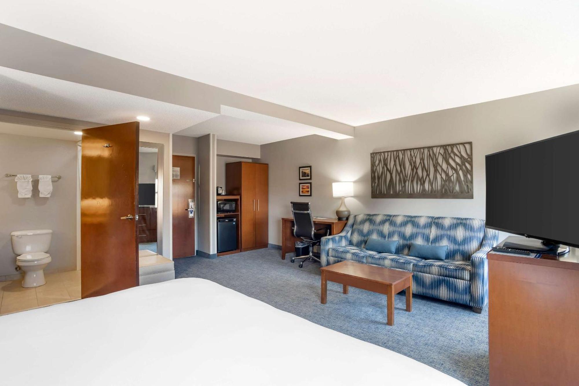 Comfort Suites Near Birkdale Village- Huntersville Exterior photo