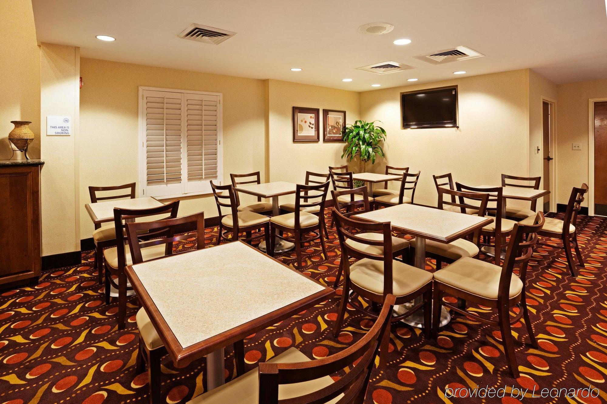 Comfort Suites Near Birkdale Village- Huntersville Exterior photo