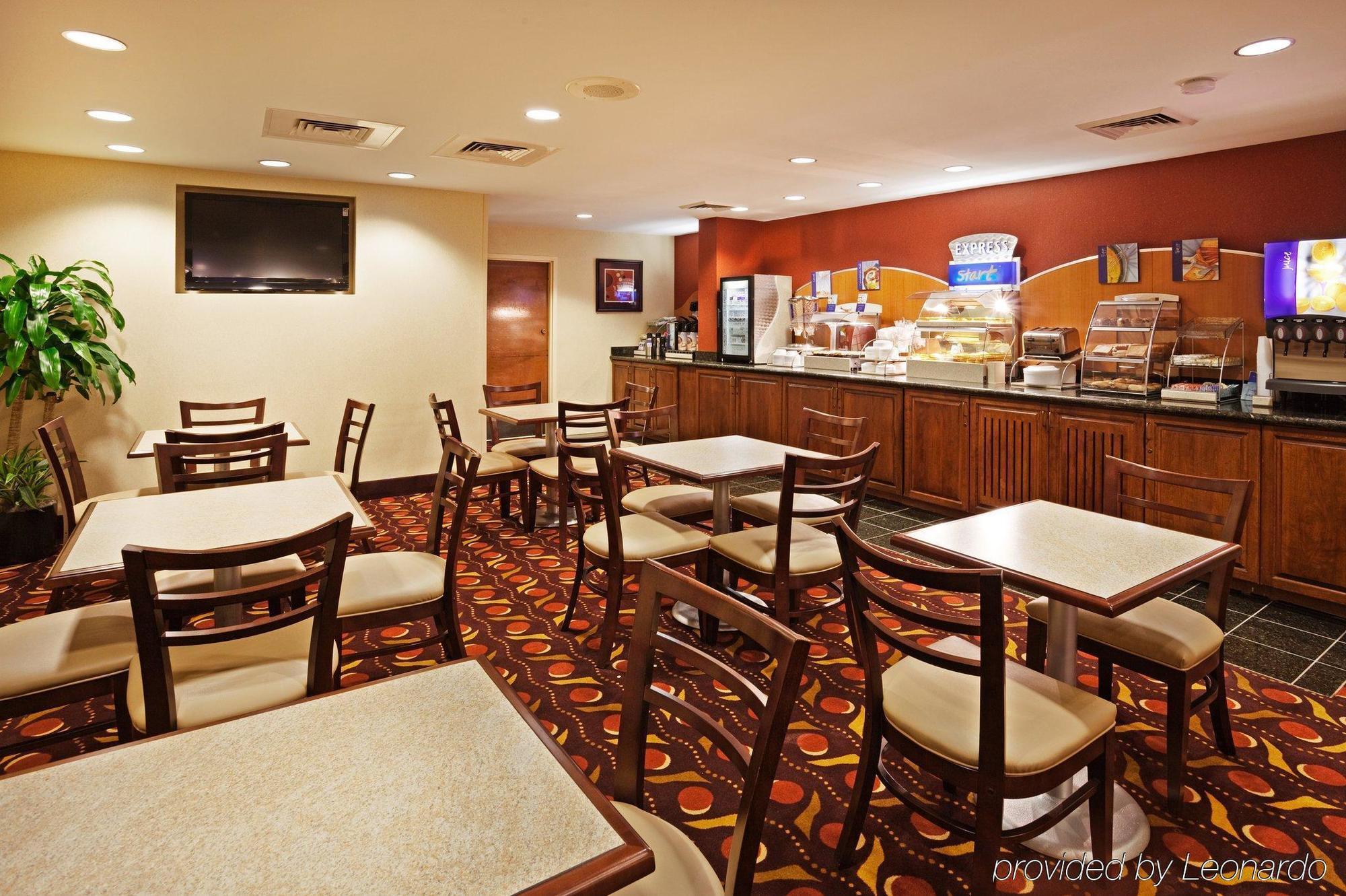 Comfort Suites Near Birkdale Village- Huntersville Restaurant photo