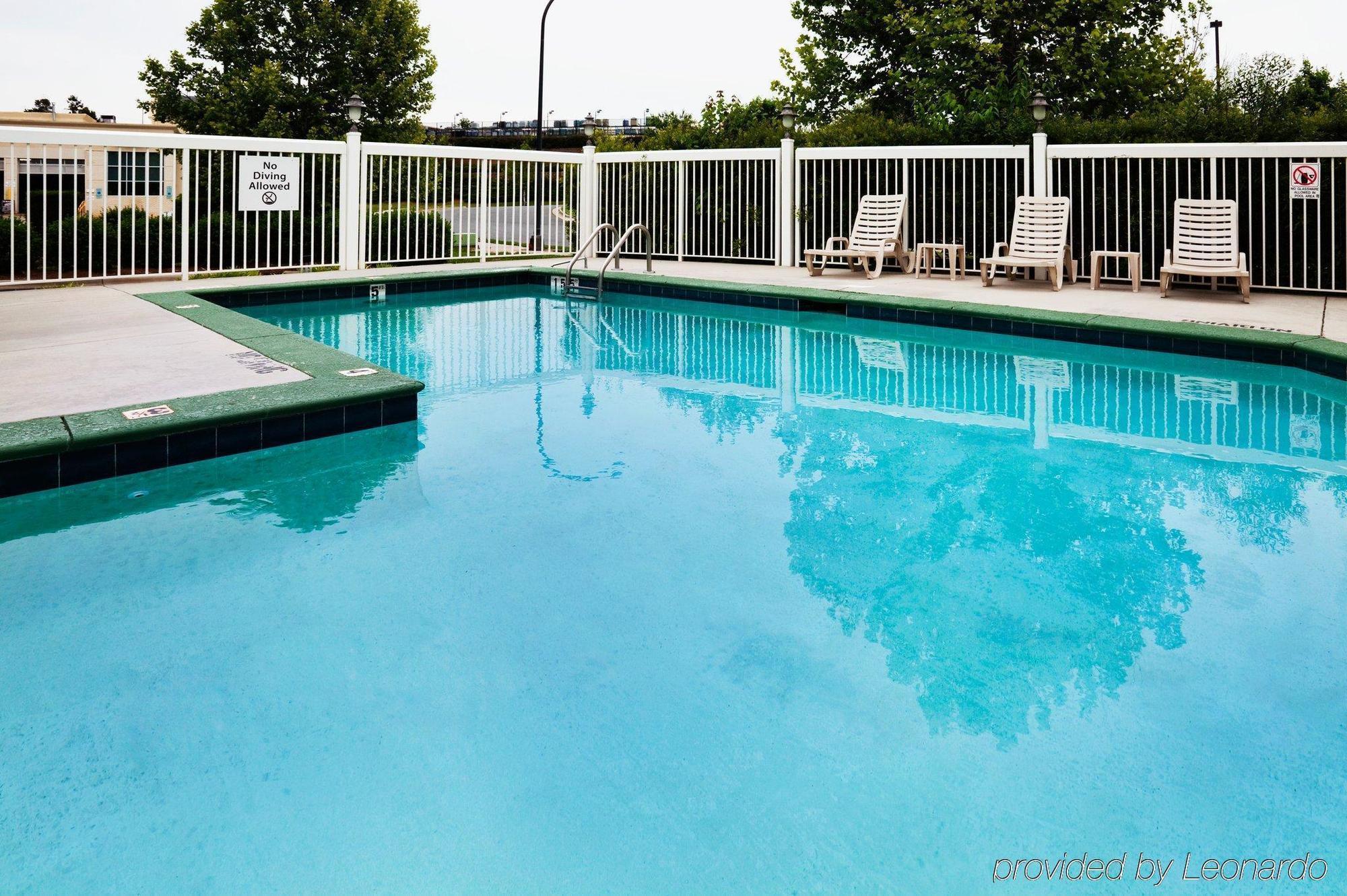 Comfort Suites Near Birkdale Village- Huntersville Exterior photo