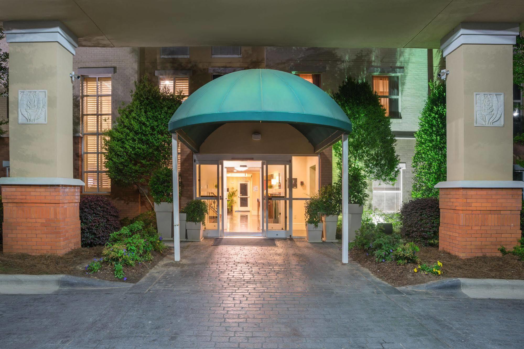 Comfort Suites Near Birkdale Village- Huntersville Exterior photo