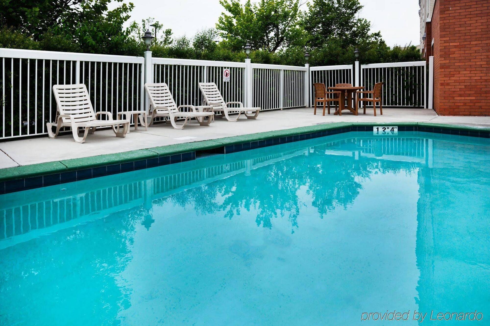 Comfort Suites Near Birkdale Village- Huntersville Exterior photo