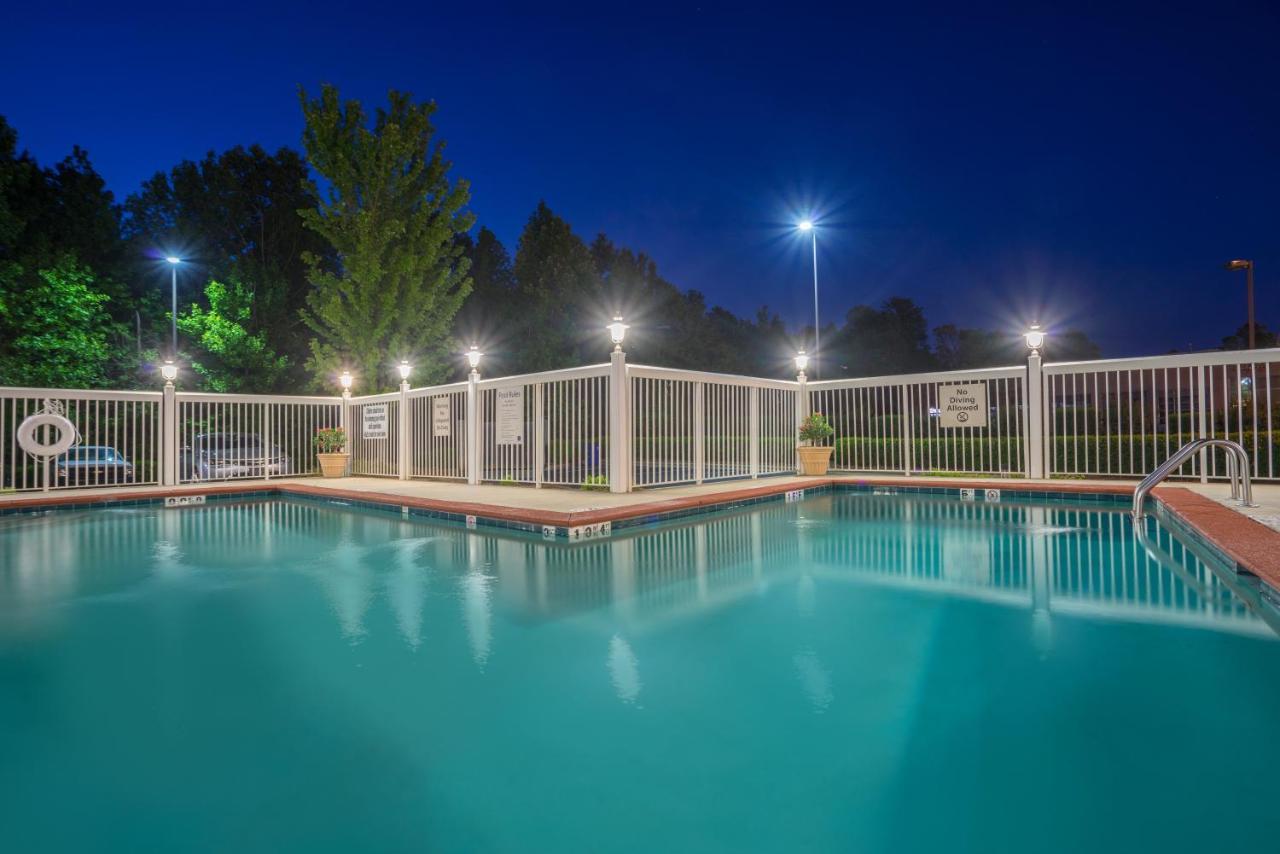 Comfort Suites Near Birkdale Village- Huntersville Exterior photo